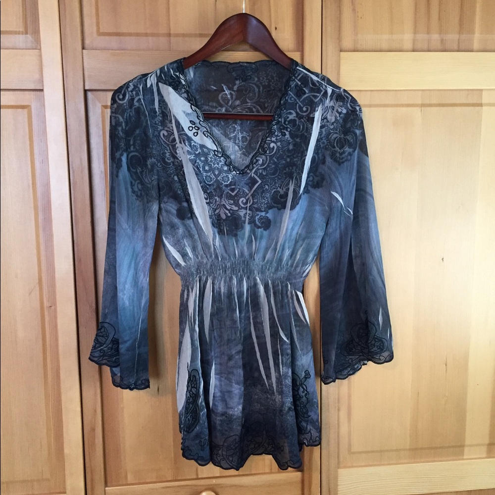 ⭐️ Sheer Flowy Top